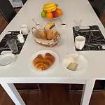 Les Hotes D'eloise 게스트하우스
