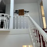 Les Hotes D'eloise 게스트하우스 3*