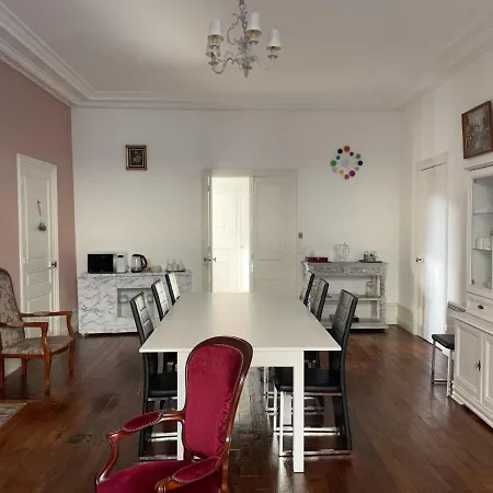 Les Hotes D'eloise 게스트하우스 3*