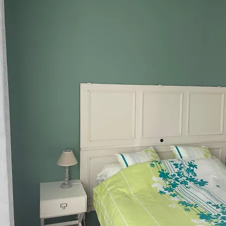 Les Hotes D'eloise 3* 랑