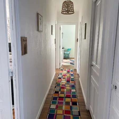 Les Hotes D'eloise 랑