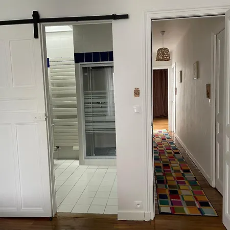 Les Hotes D'eloise 랑