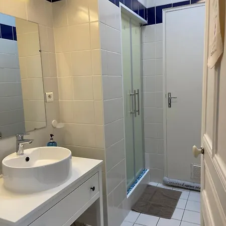 Les Hotes D'eloise 랑