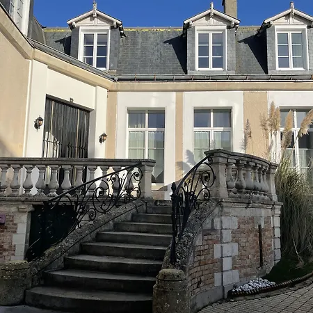 Les Hotes D'eloise 랑