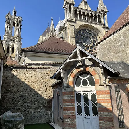 Les Hotes D'eloise 랑