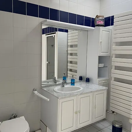 Les Hotes D'eloise 랑