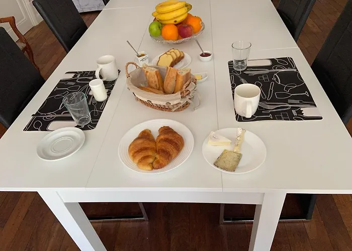 Les Hotes D'eloise Guest house