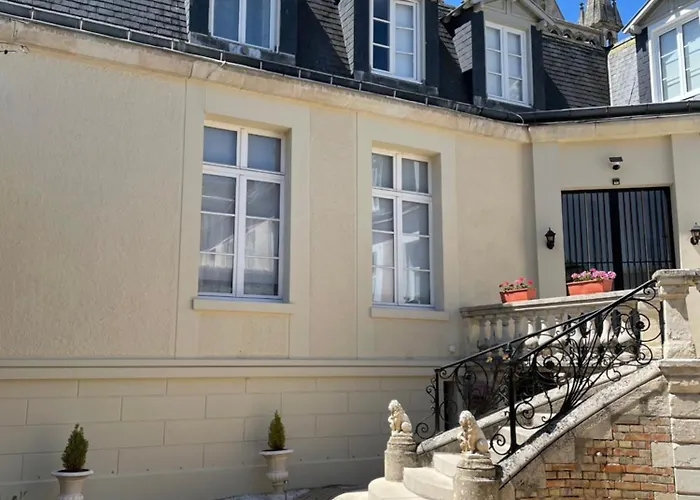 Les Hotes D'eloise Guest house 3*