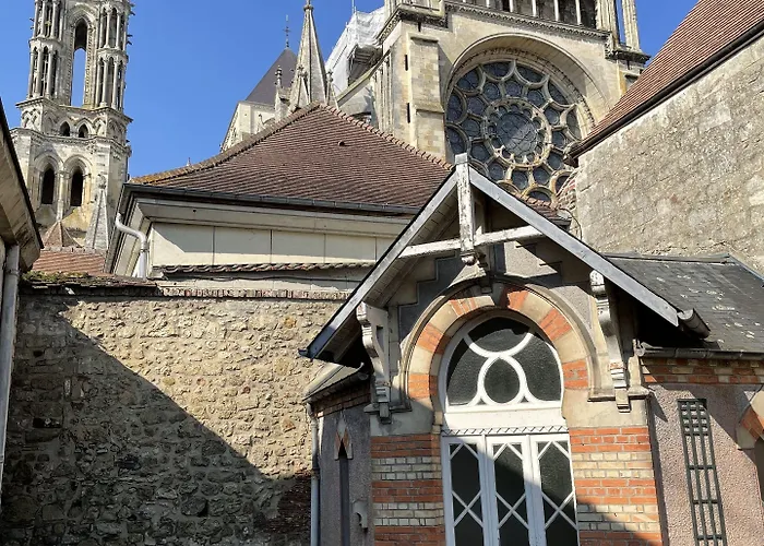 Les Hotes D'eloise Laon