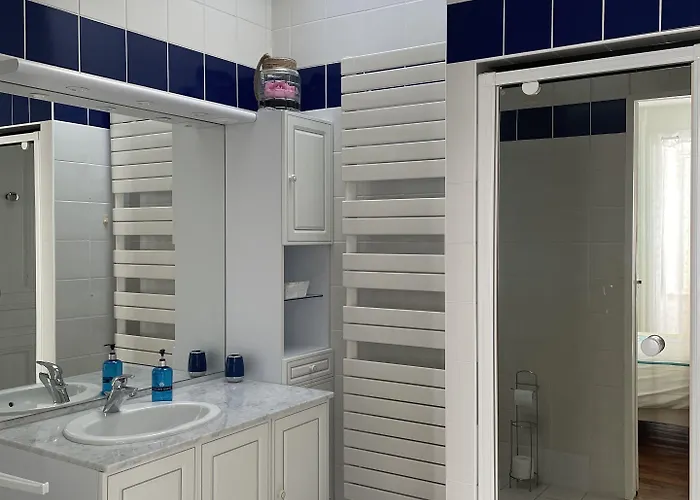 Les Hotes D'eloise 3* Laon